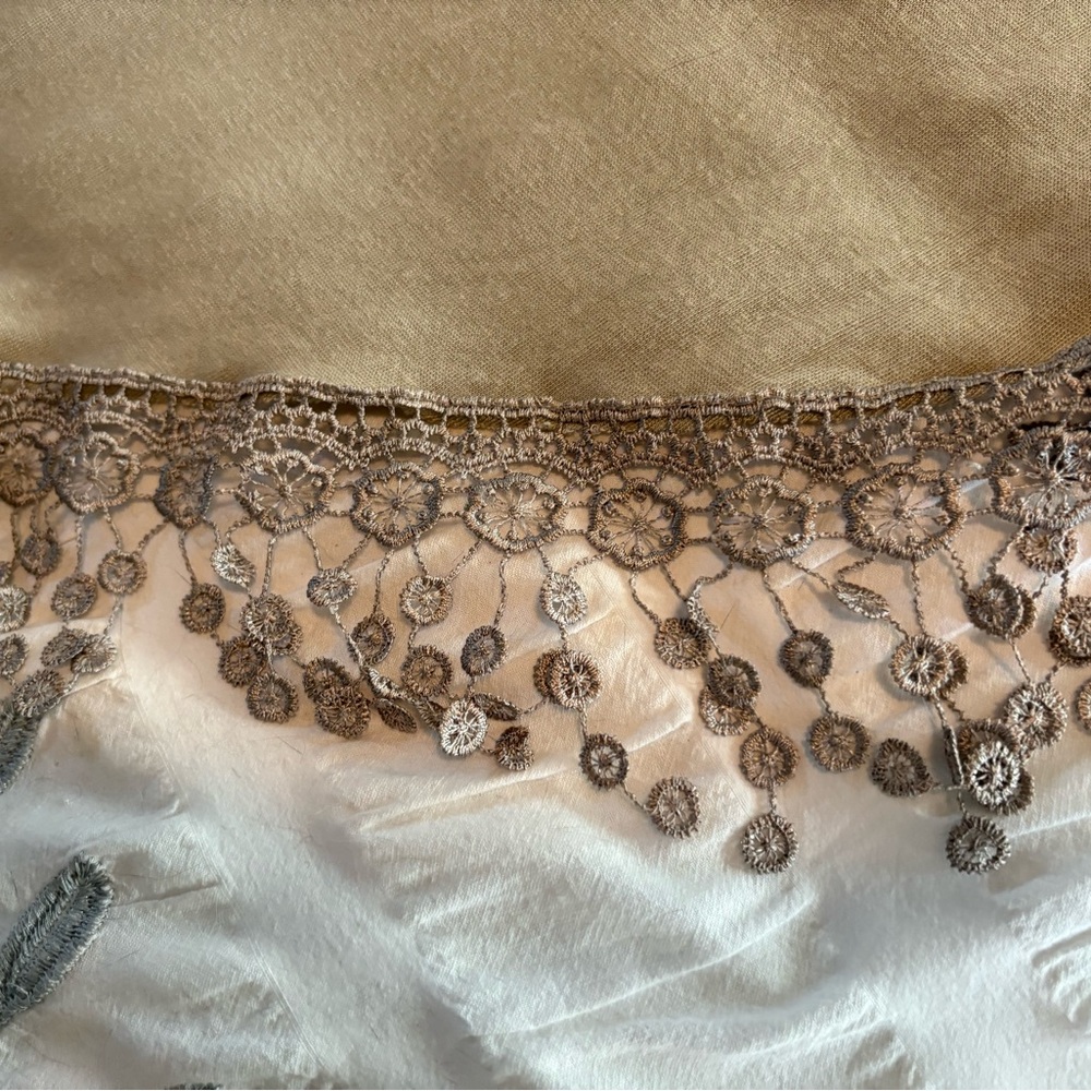 Italian-made Scarf with Lace Trim - Picture 7 of 9